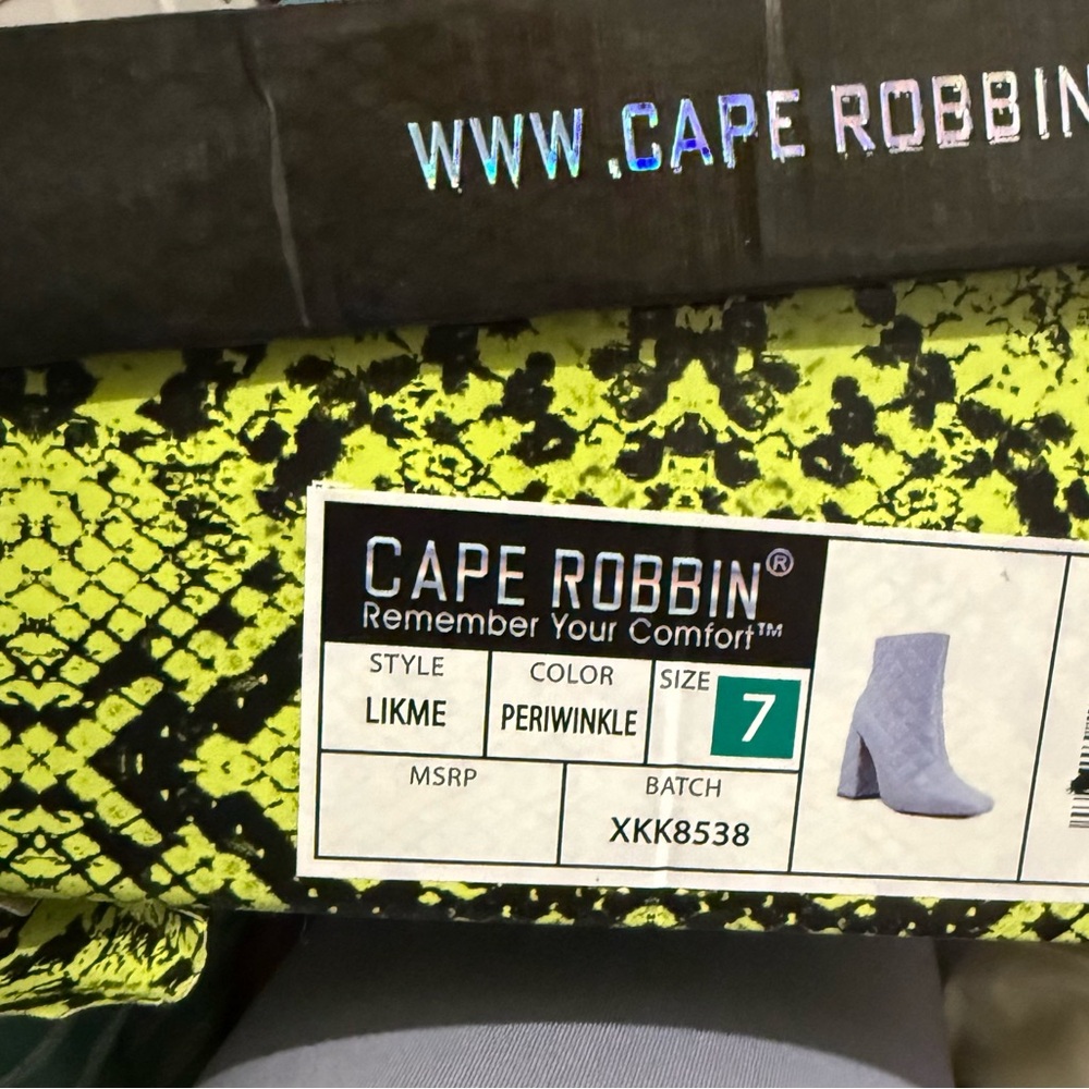 Cape Robbin Quilted Lavender Ankle Boots - Picture 4 of 4